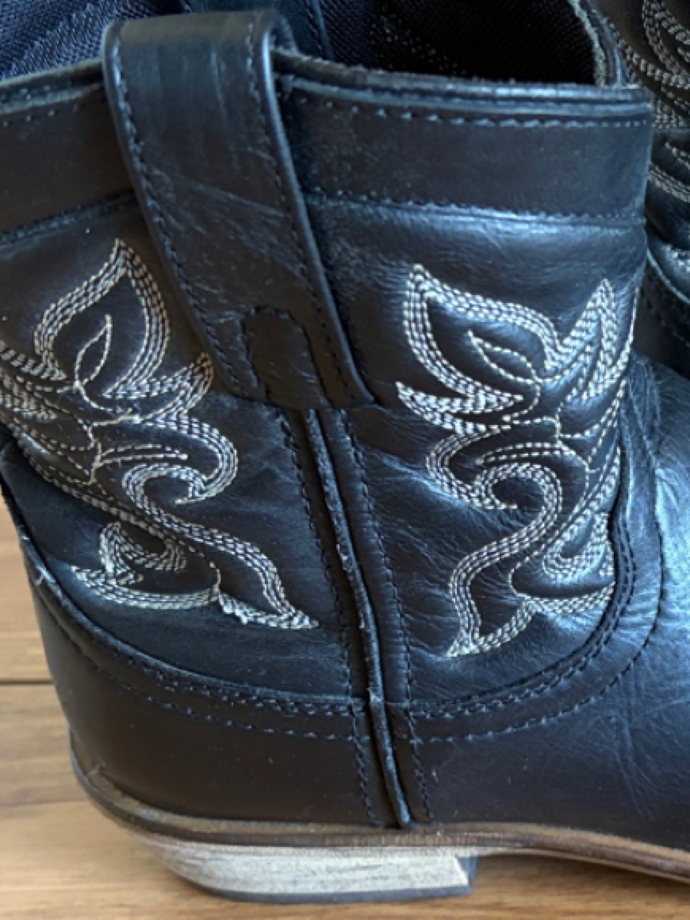 Dingo Black Leather Embroidered Ankle Boots Size 7 - Picture 8 of 8